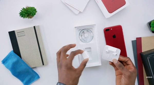 iPhone 7 Plus สีแดง