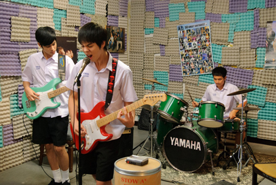 พีช พชร จิราธิวัฒน์ พีช พชร จิราธิวัฒน์