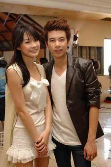 โฟร์-มด MV เพลง เจ็บเพราะเขาเหงาเพราะเธอ