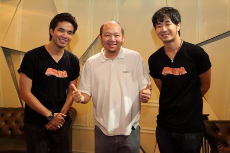 แสตมป์ ควบ ว่าน คอนเสิร์ต โชว์ของคนช่างคิด
