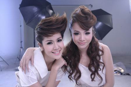 นิว-จิ๋ว MV เพลง รอแล้วได้อะไร