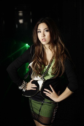 หวาย MV เพลง รักฉันทำไม