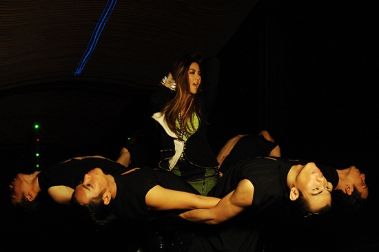 หวาย MV เพลง รักฉันทำไม