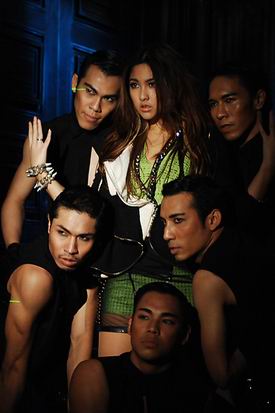 หวาย MV เพลง รักฉันทำไม