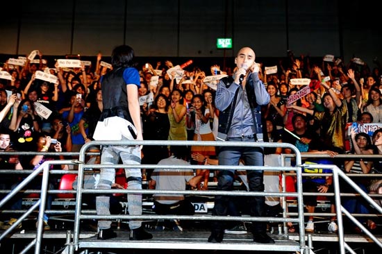 คอนเสิร์ตแร็พเตอร์ 2011 คอนเสิร์ตแร็พเตอร์ 2011