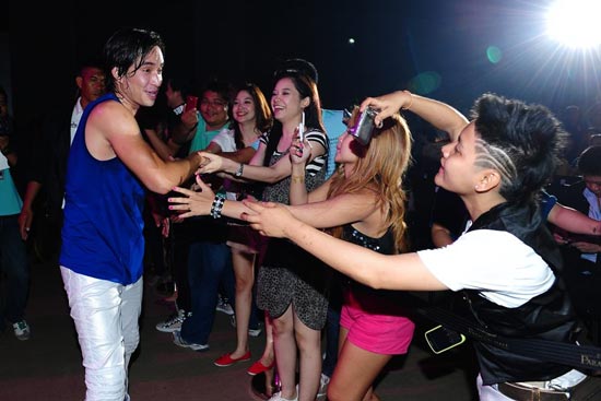 คอนเสิร์ตแร็พเตอร์ 2011 คอนเสิร์ตแร็พเตอร์ 2011