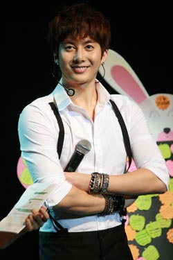 KOREAN CROSSOVER MISO & KIM HYUNG JUN IN THAILAND KOREAN CROSSOVER MISO & KIM HYUNG JUN IN THAILAND