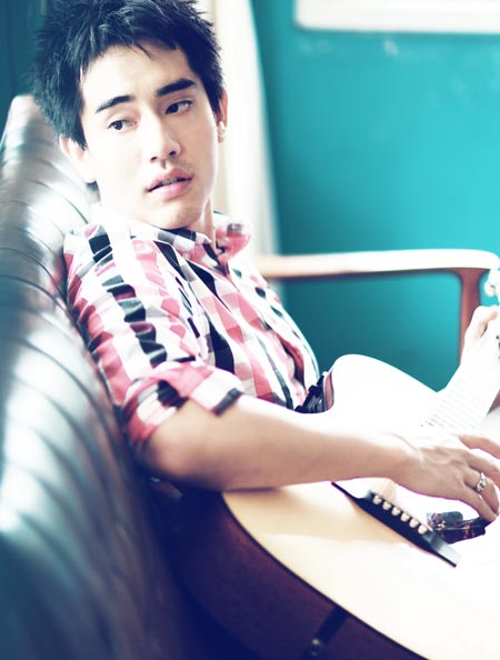 บอล จารุลักษณ์ บอล จารุลักษณ์