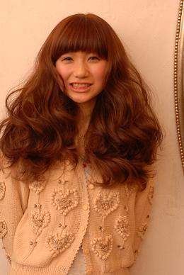 ทรงผมดัดยาว