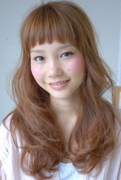 ทรงผมดัดยาว