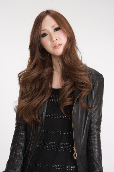 ทรงผมดัดยาว