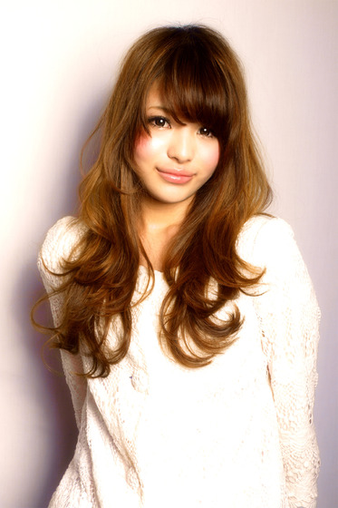 ทรงผมดัดยาว