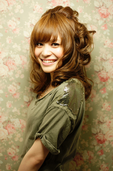 ทรงผมดัดยาว