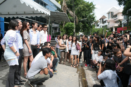 สาระแนเห็นผี