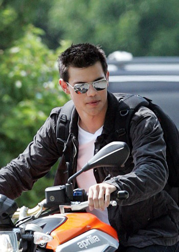 เทย์เลอร์ เลาท์เนอร์