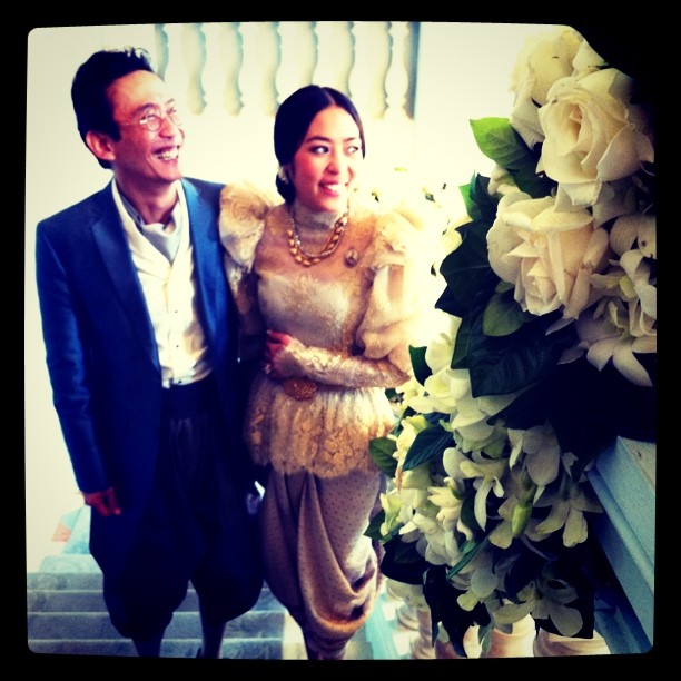 หญิงแมงมุม หมั้น