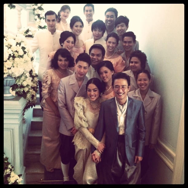 หญิงแมงมุม หมั้น