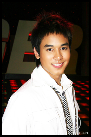 ป๊อป ฐากูร