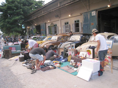 ตลาดนัดรถไฟ ตลาดนัดรถไฟ
