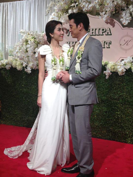 ชุดแต่งงานวุ้นเส้น ชุดแต่งงานวุ้นเส้น