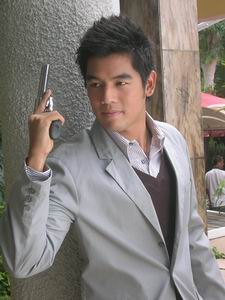 นักฆ่าขนตางอน