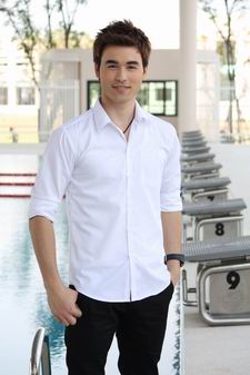 โลมากล้าท้าฝัน