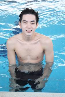 โลมากล้าท้าฝัน