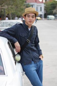 โลมากล้าท้าฝัน