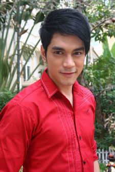 เรือนล้อมรัก