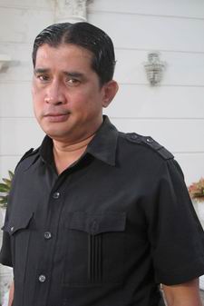 เรือนล้อมรัก
