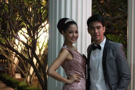 เรือนล้อมรัก