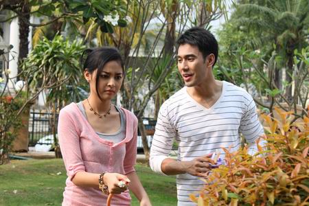 เรือนล้อมรัก