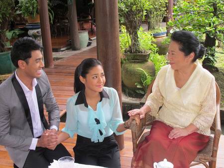 เรือนล้อมรัก