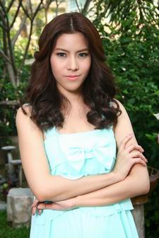 เรือนล้อมรัก