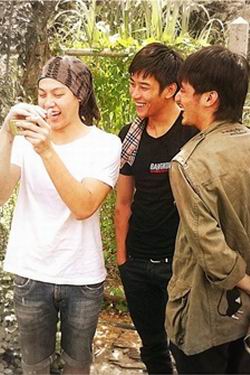 สามหนุ่มเนื้อทอง