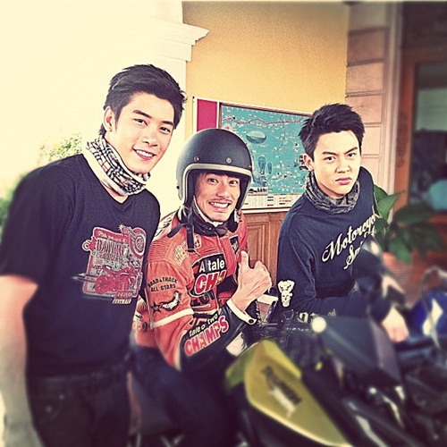 สามหนุ่มเนื้อทอง