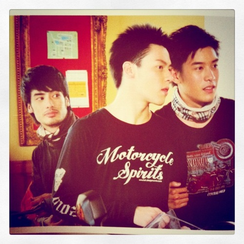 สามหนุ่มเนื้อทอง