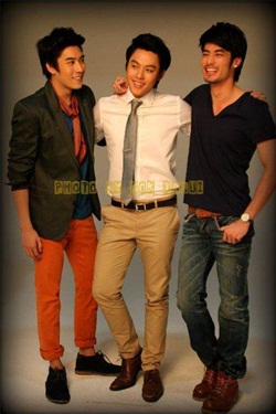 สามหนุ่มเนื้อทอง