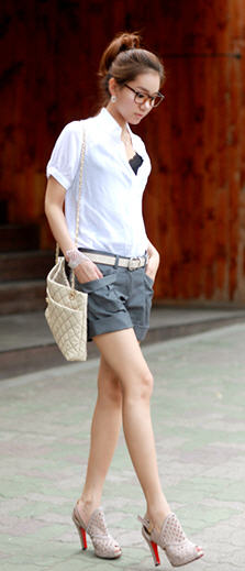 เสื้อเชิ้ตสีขาว