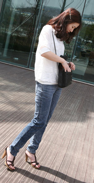 เสื้อเชิ้ตสีขาว