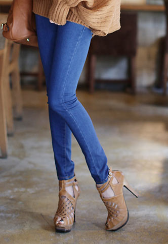 รองเท้าฉลุลาย