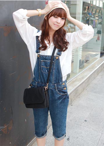 ชุดเอี๊ยม