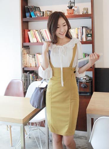 ชุดเอี๊ยม