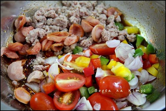 ยำผักบุ้งกรอบ