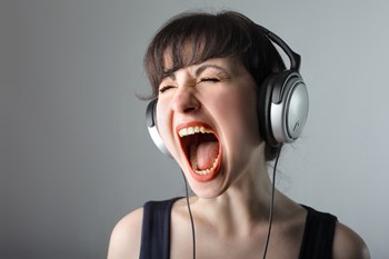 ฟังเพลง