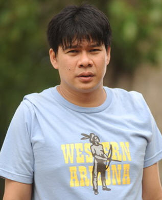 นุ้ย เชิญยิ้ม