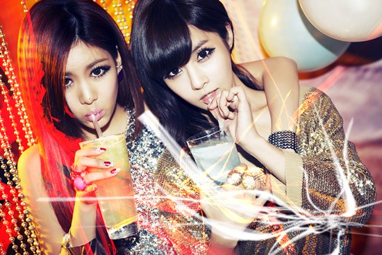 ทีอาร่า (T-ARA) เปิดตัวภาพแจ็คเก็ต Lovey-Dovey ในสไตล์ฟังกี้และสโมกกี้