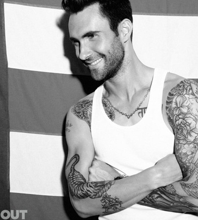 นักร้องนำ Maroon 5 เหน็บรายการ American Idol ดูถูกเกย์