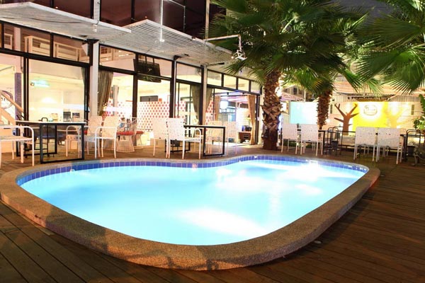 Share House & Restaurant