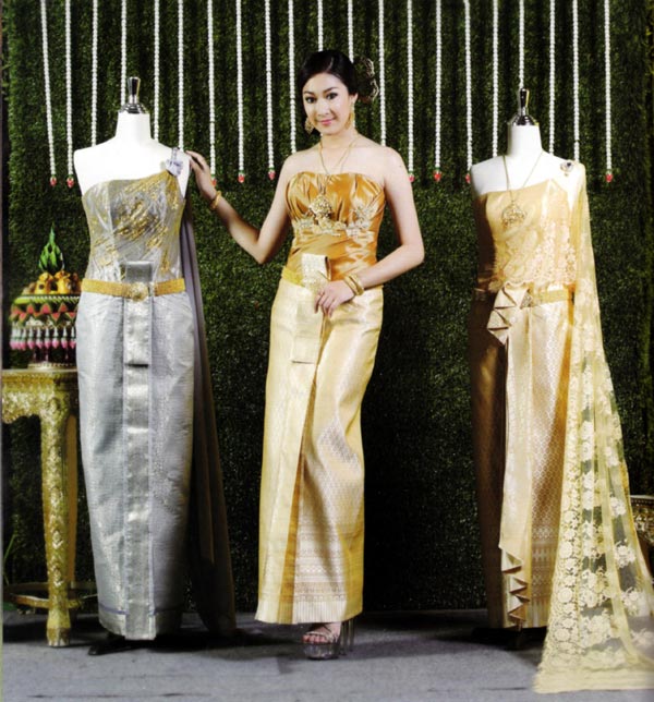 ชุดไทยแต่งงาน หลากหลายแบบ ในสไตล์เรียบ ๆ ชุดไทยแต่งงาน หลากหลายแบบ ในสไตล์เรียบ ๆ